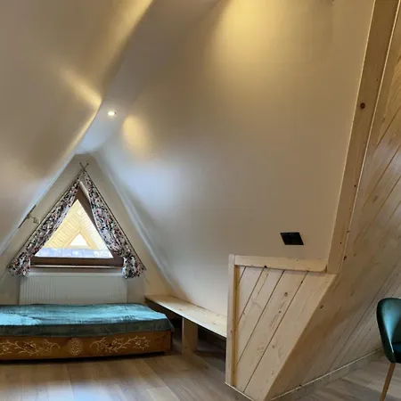 Pokoje i Apartamenty Regionalny Styl ul Bachledy 20 Zakopane-2